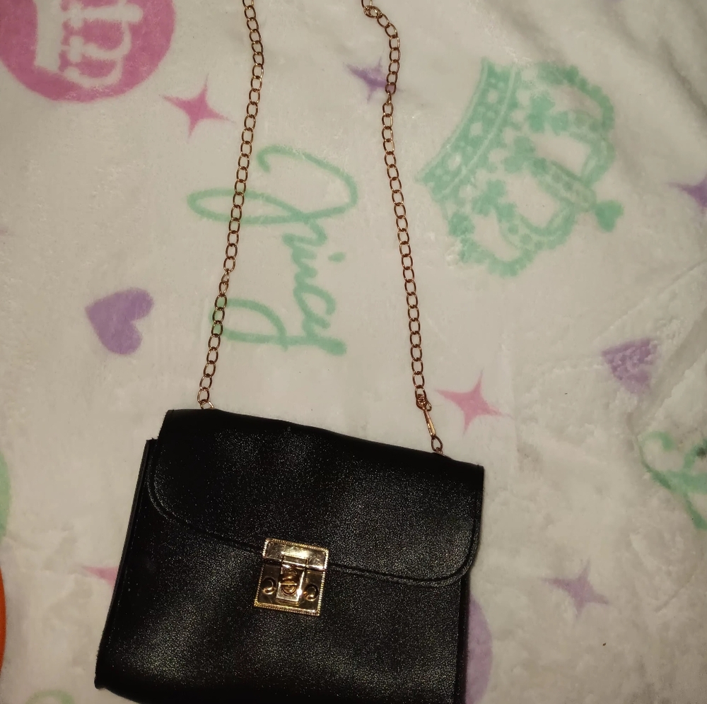 Classic Black Leather Crossbody Bag with Chain Strap